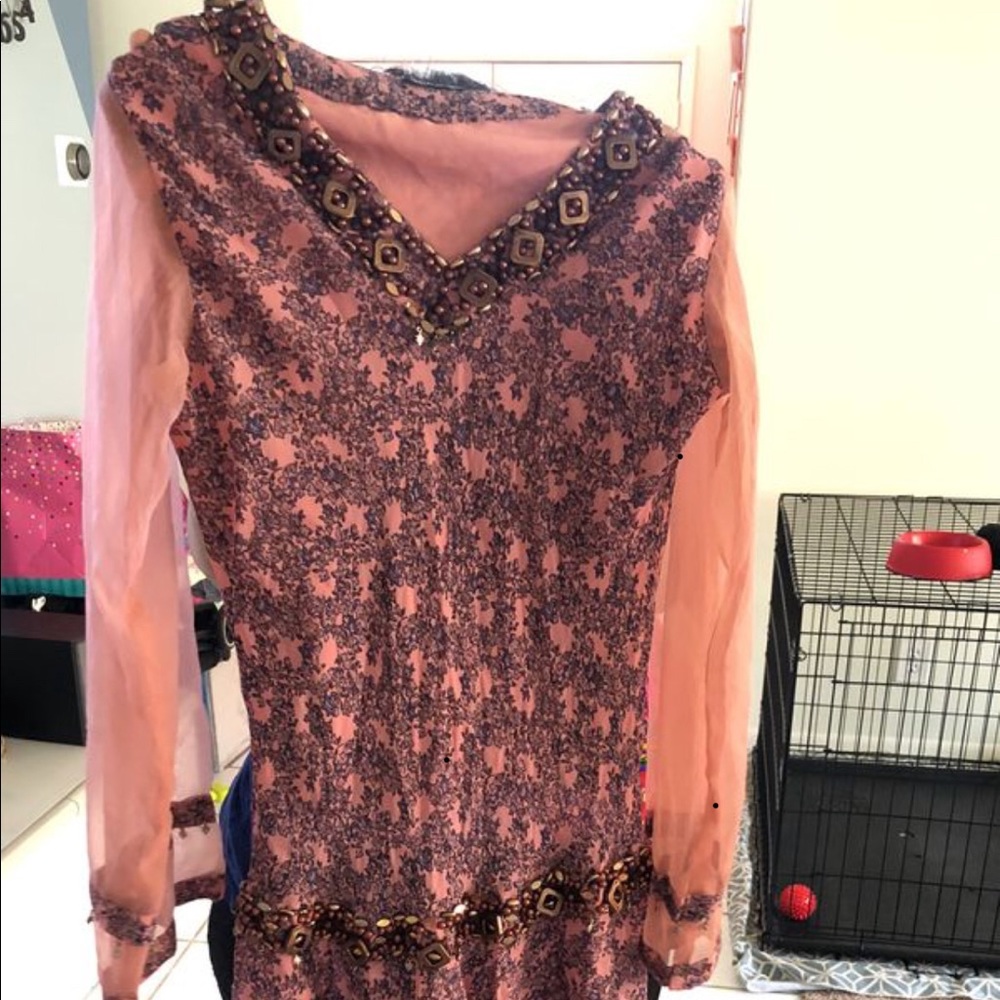 Beautiful chiffon mid length too.